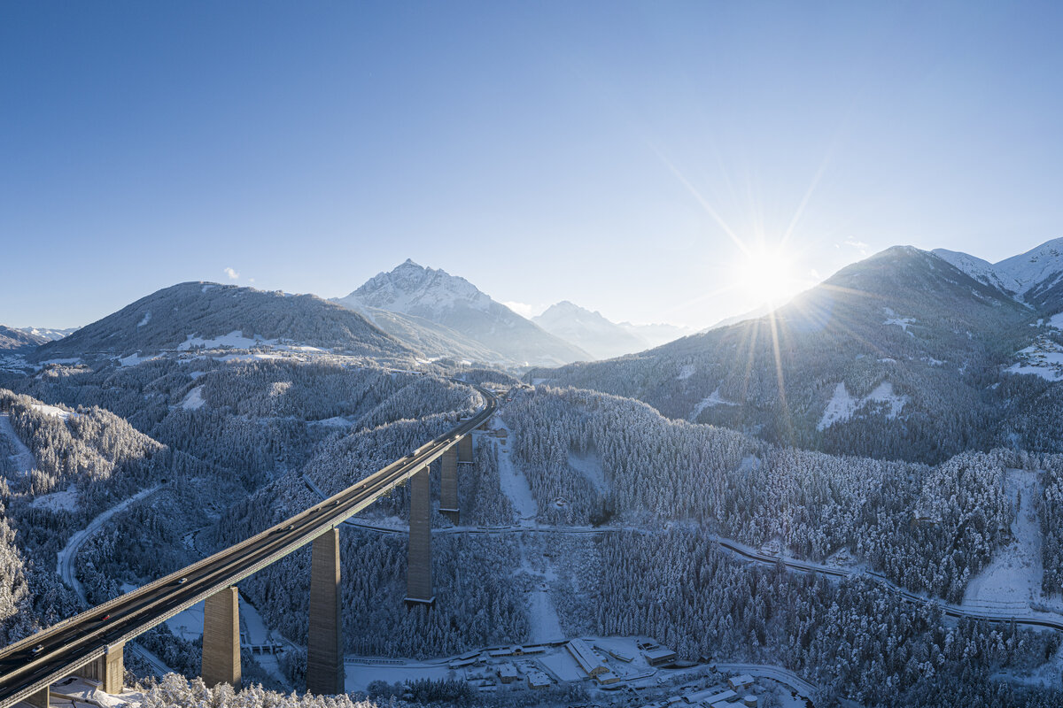 Europabrücke mit Blick ins Stubaital